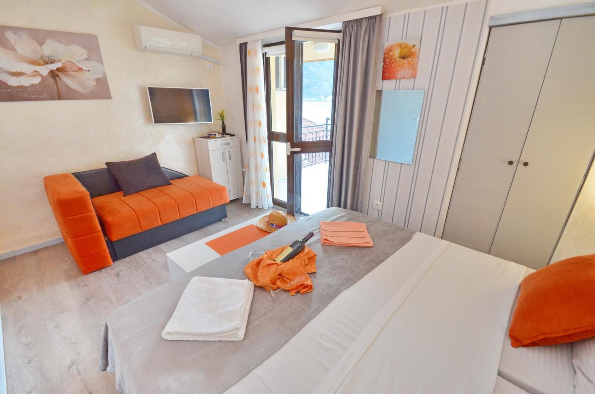 Apartment The Sea Coast Kotor Exteriör bild
