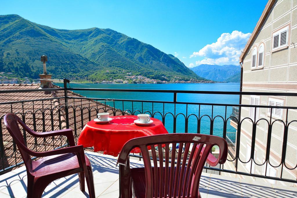 Apartment The Sea Coast Kotor Exteriör bild