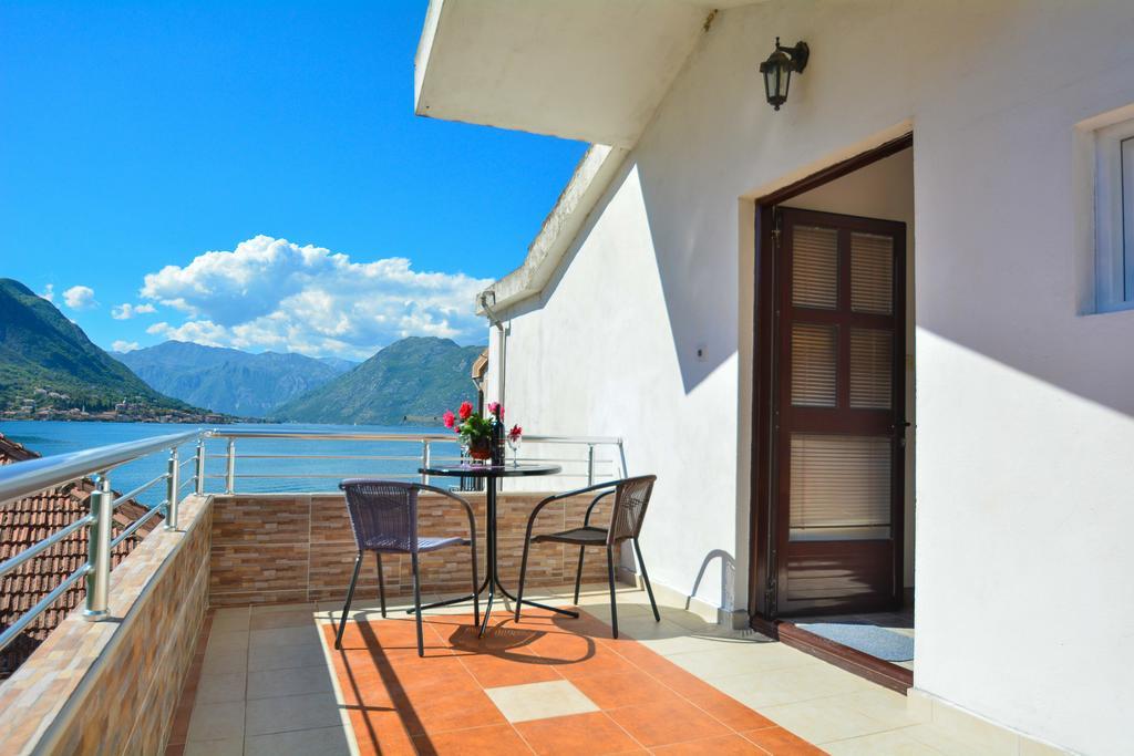 Apartment The Sea Coast Kotor Exteriör bild