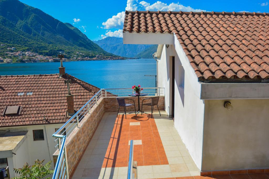 Apartment The Sea Coast Kotor Exteriör bild