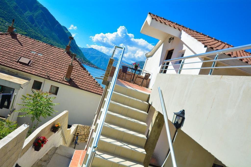 Apartment The Sea Coast Kotor Exteriör bild