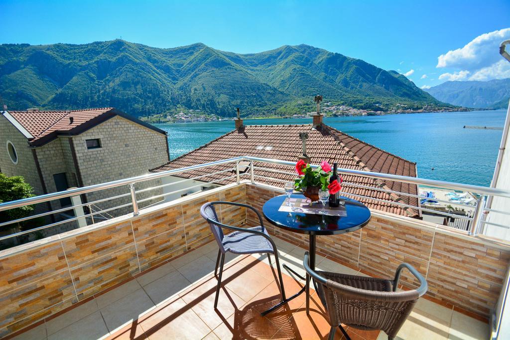 Apartment The Sea Coast Kotor Exteriör bild