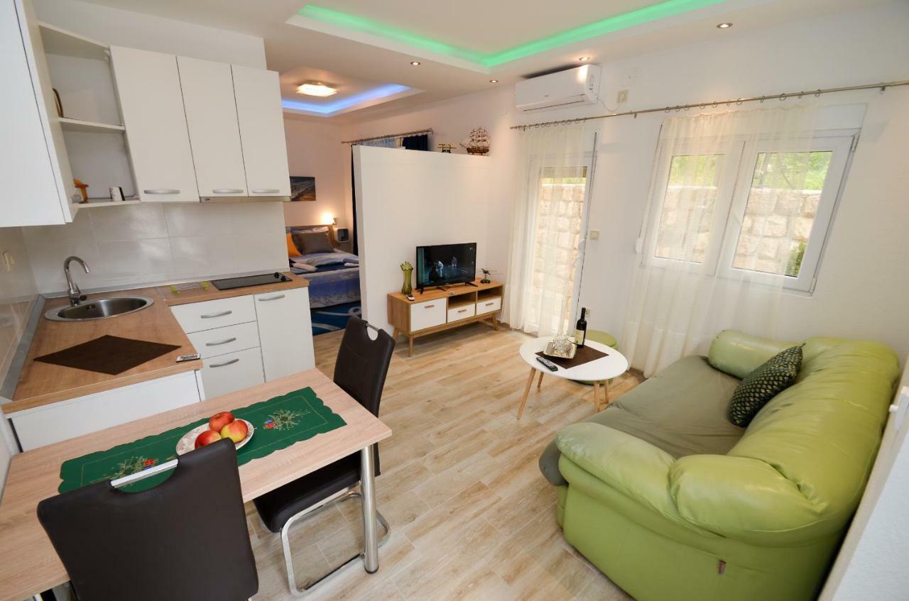 Apartment The Sea Coast Kotor Exteriör bild
