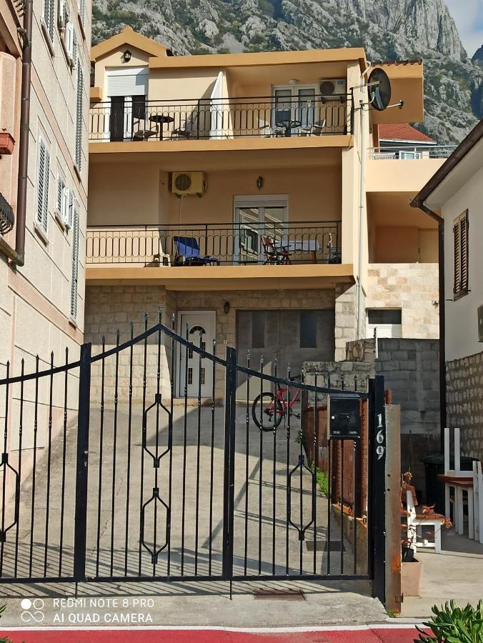 Apartment The Sea Coast Kotor Exteriör bild